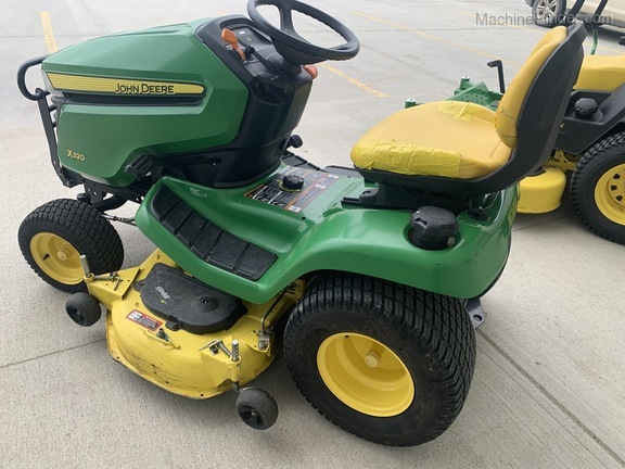 2014 John Deere X320 - Grossenburg Implement