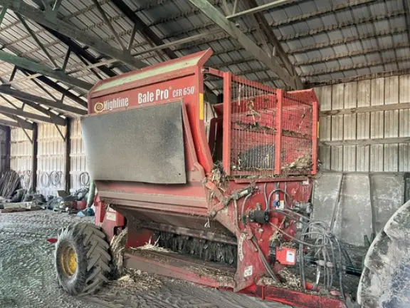 Bale Grinders & Feeders Haying Equipment